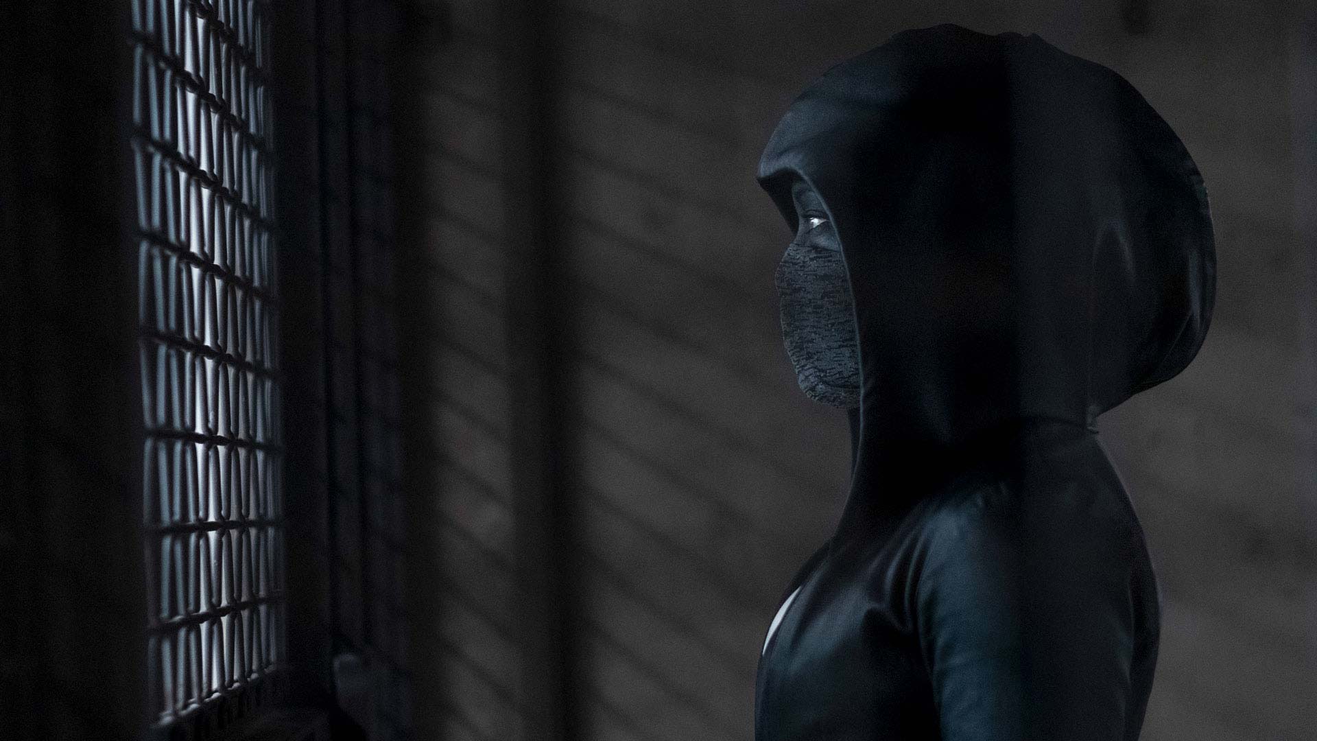 رجینا کینگ در نقش آنجلا در سریال نگهبانان
